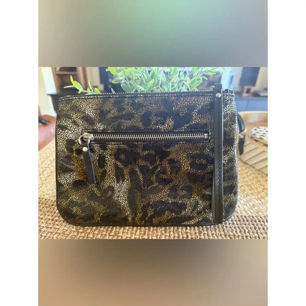 chez leather wristlet leopard print
